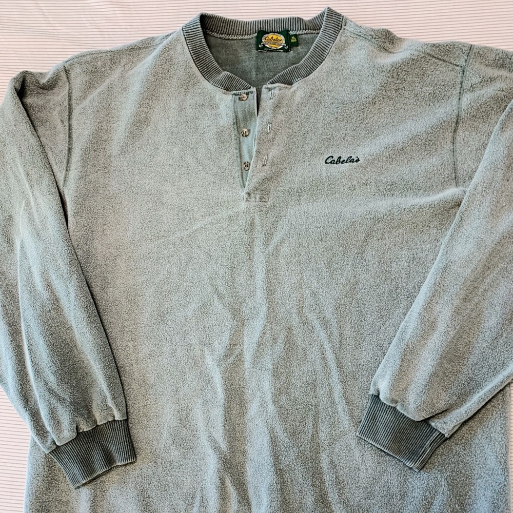 Soft Knit Cabelas Long Sleeve Pullover/Sweatshirt